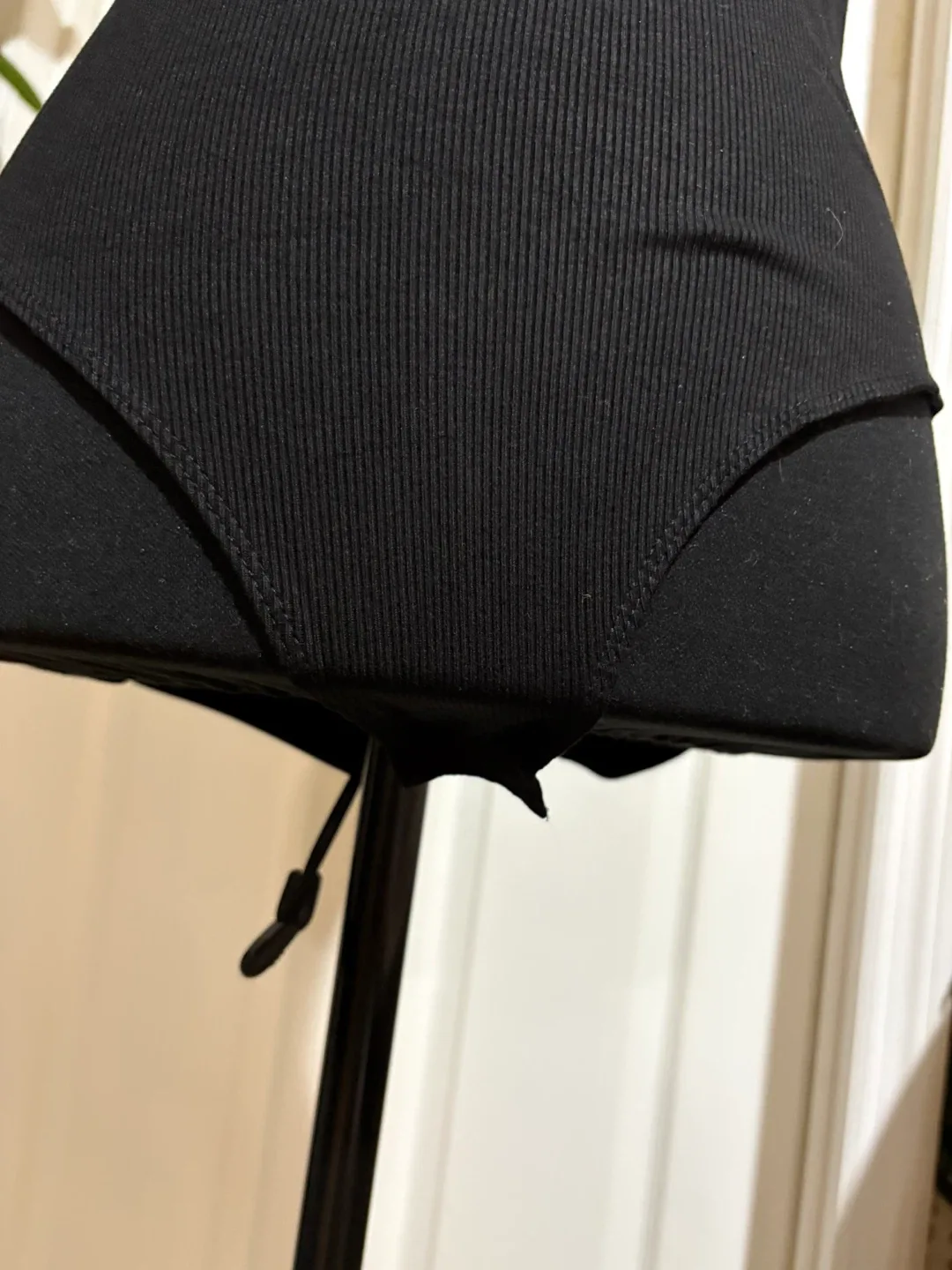 Mangopop Black Ribbed Bodysuit - Size L image indicator(2)