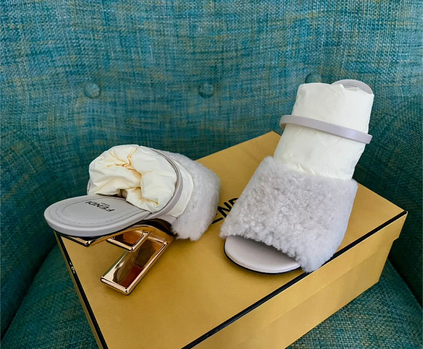 Authentic Fendi Shearling Slides Size 37 image indicator(2)