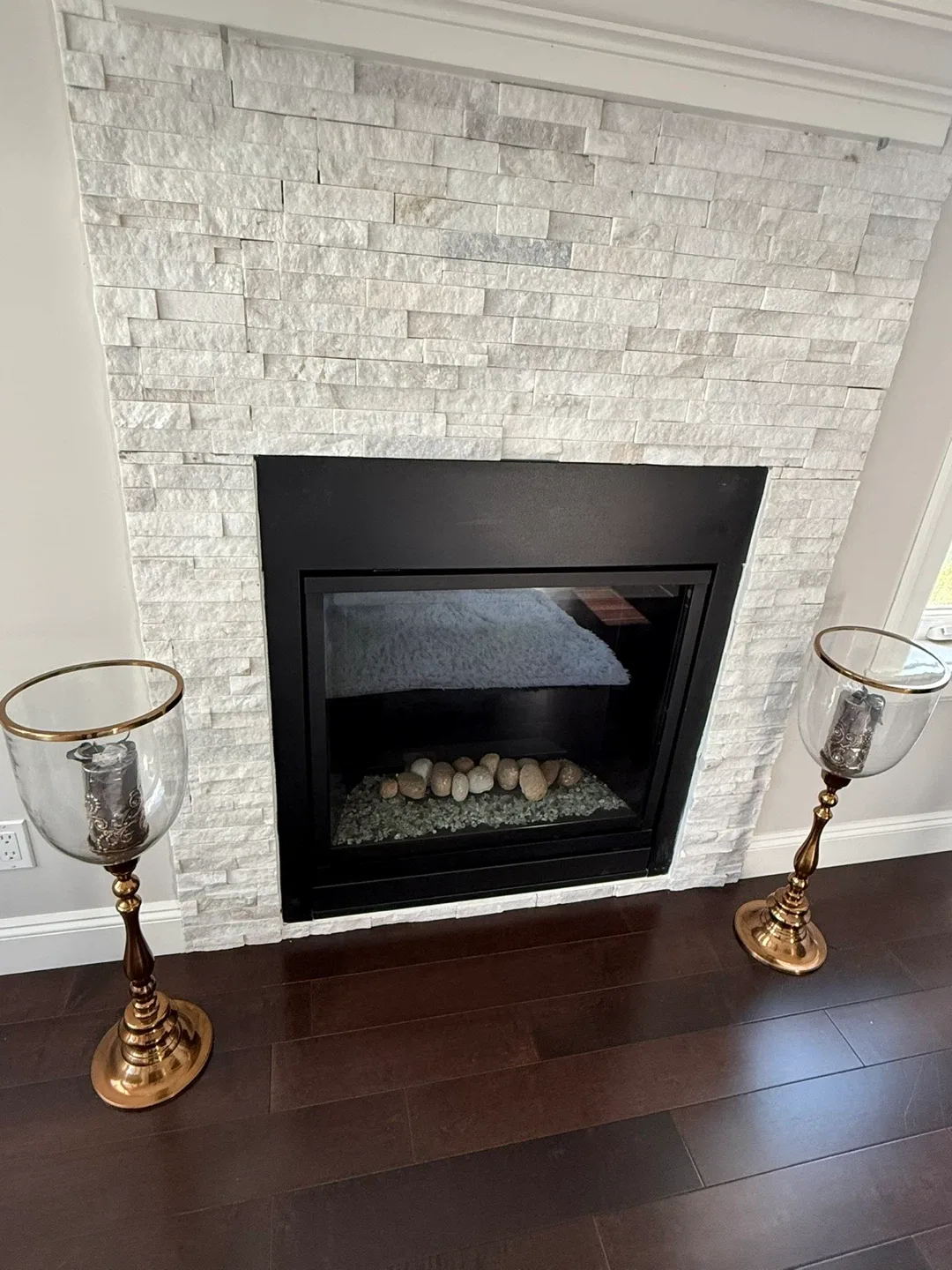 Gold Pedestal Hurricane Candle Holder image indicator(4)