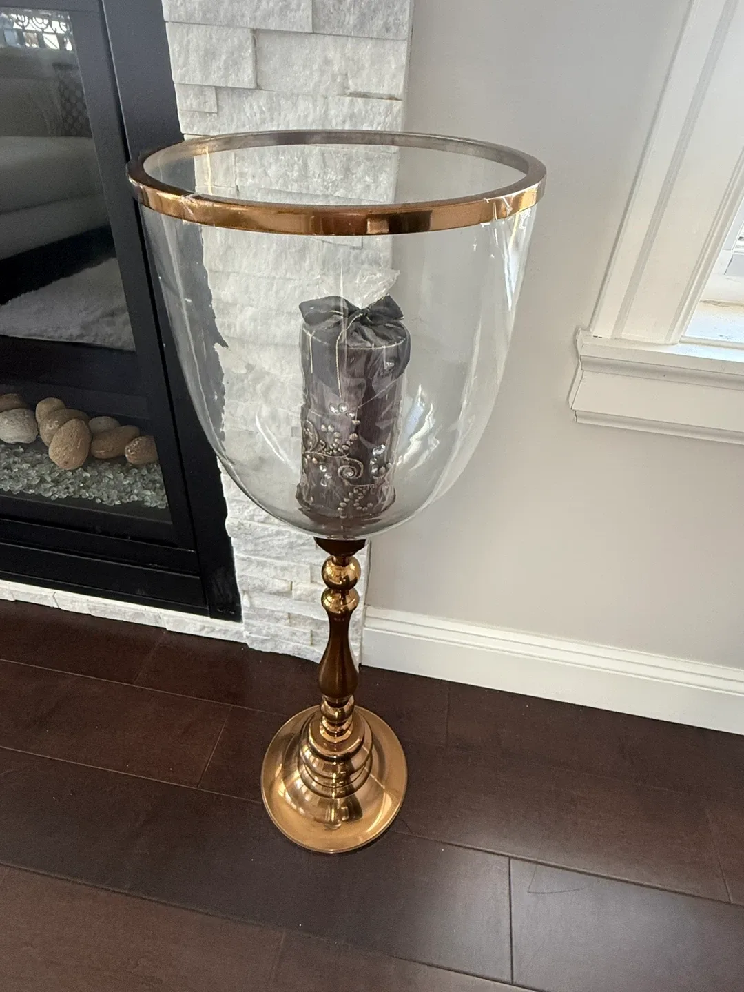 Gold Pedestal Hurricane Candle Holder image indicator(2)
