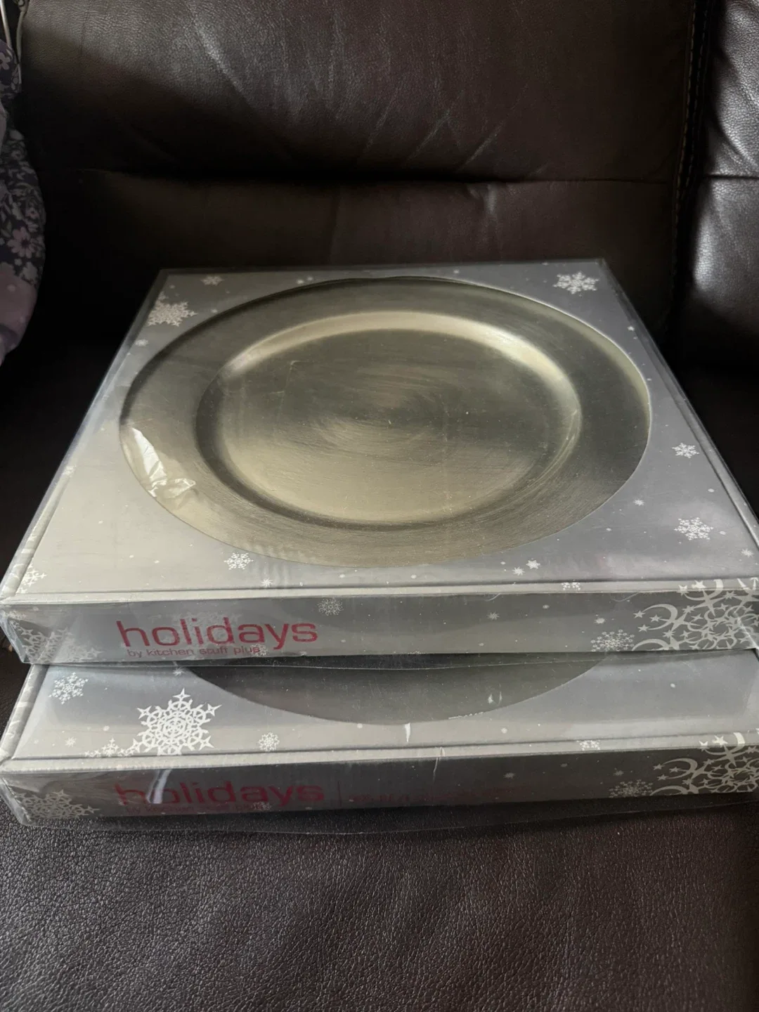 Holidays by Kitchen Stuff Plus Charger Plates (Set of 4)
