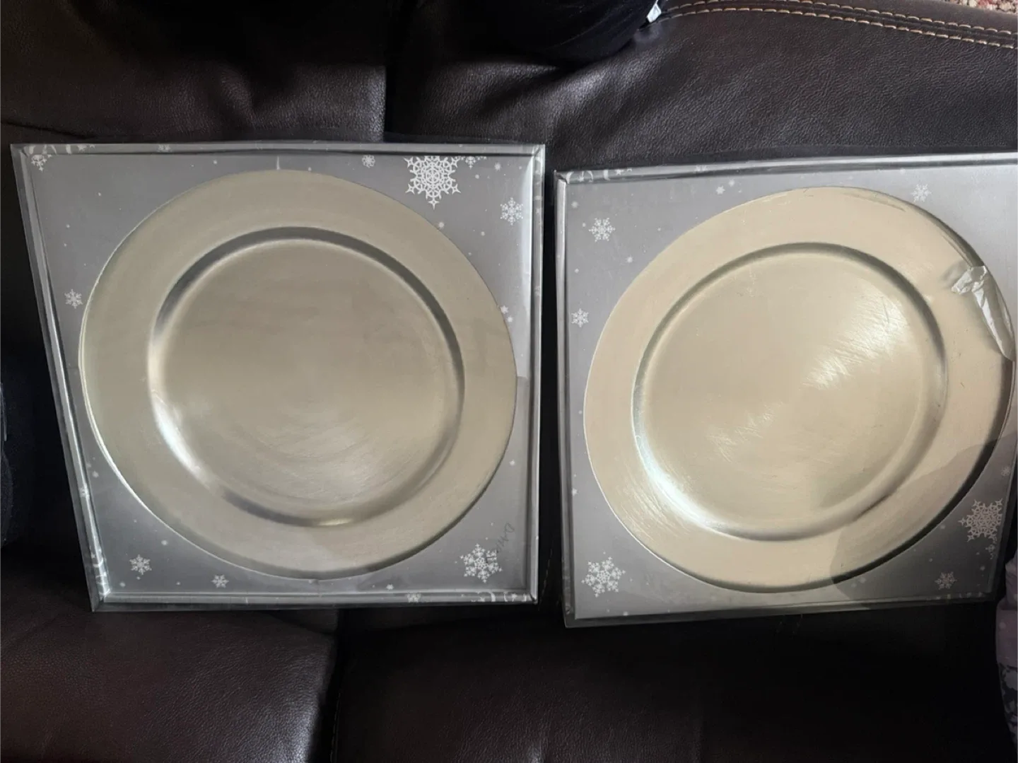 Holidays by Kitchen Stuff Plus Charger Plates (Set of 4) image indicator(3)