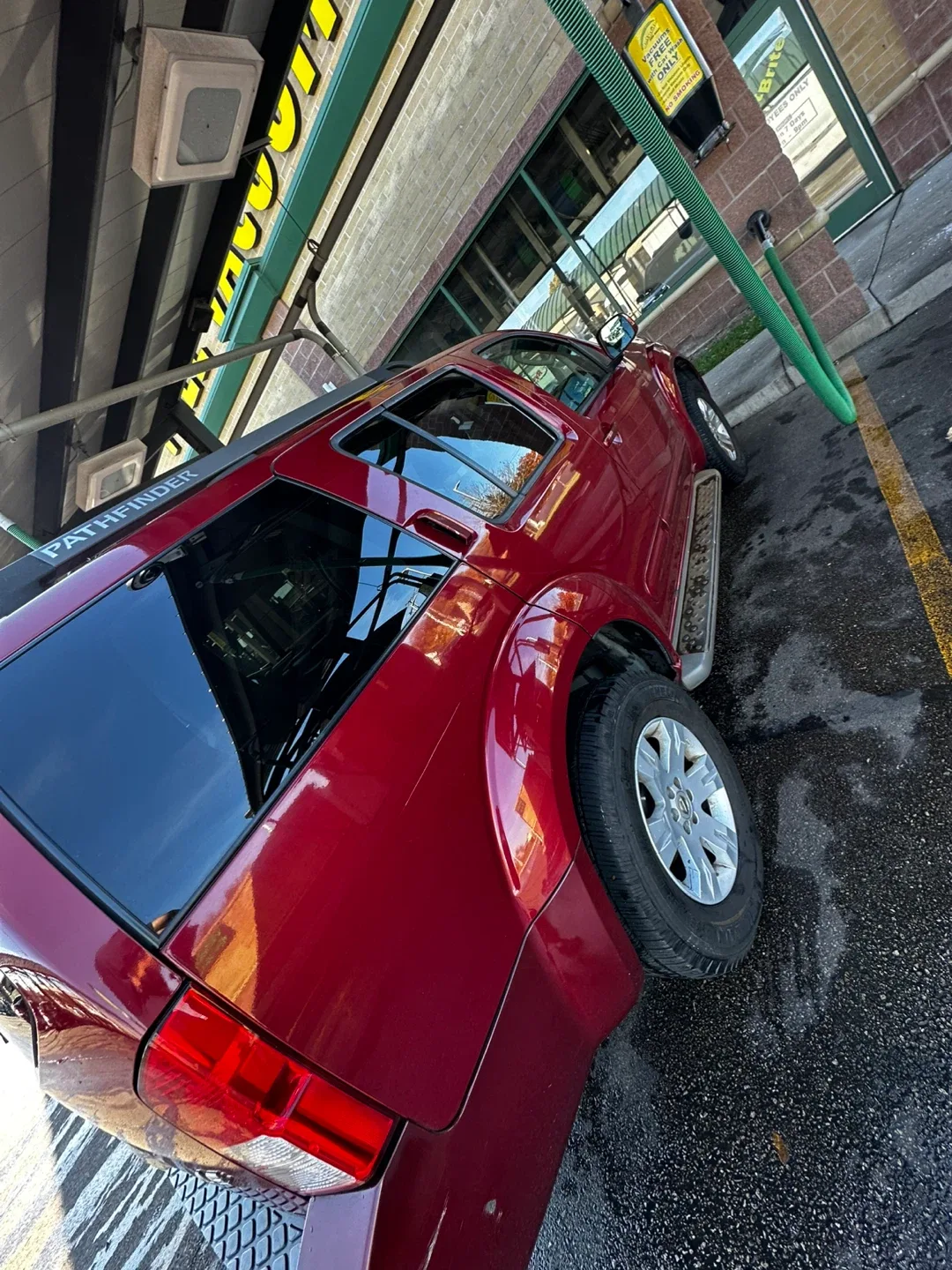 Nissan Pathfinder SUV