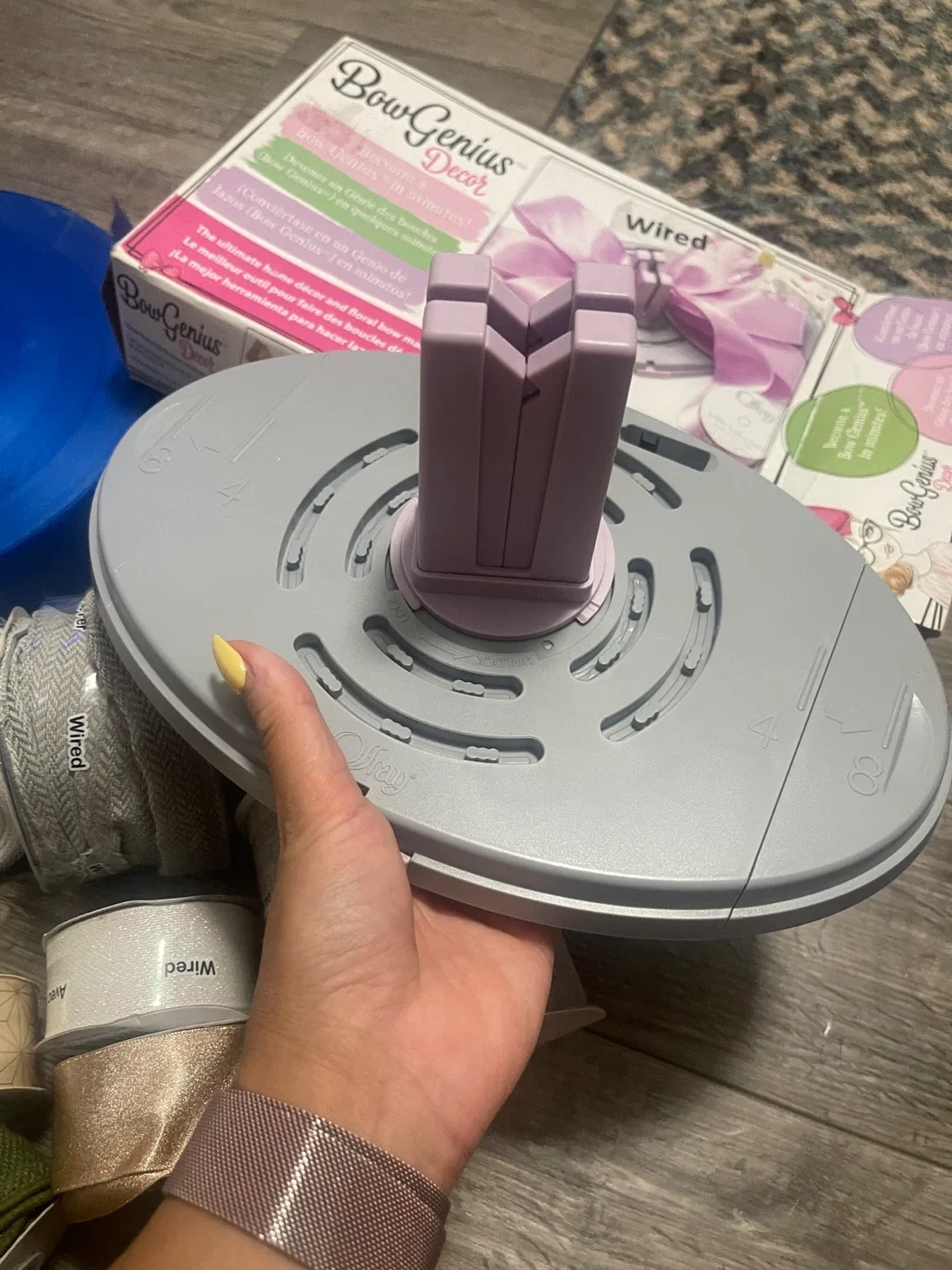 Bow Genius Decor with Ribbon Rolls image indicator(5)