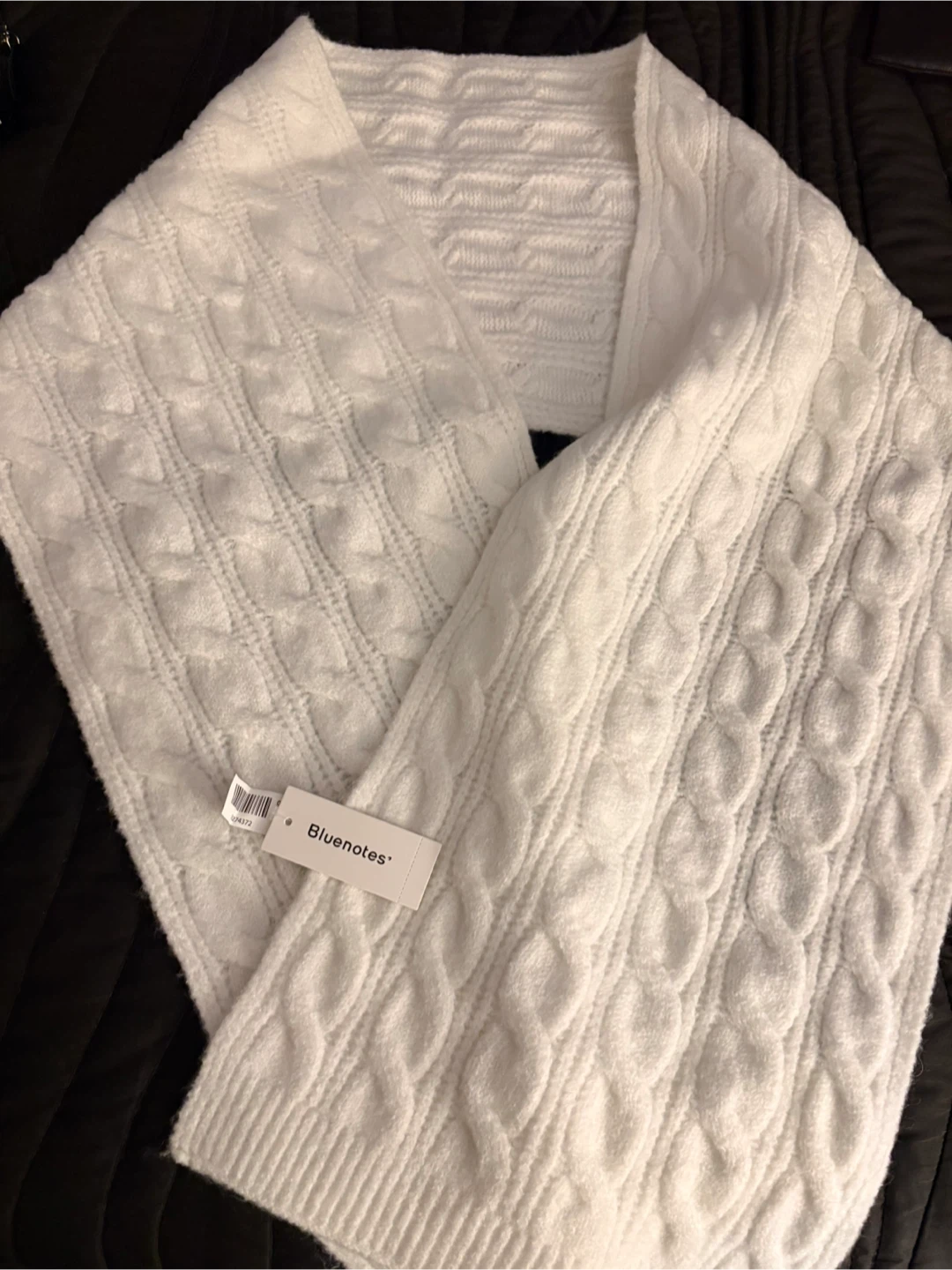 Bluenotes White Knit Scarf - New with Tags