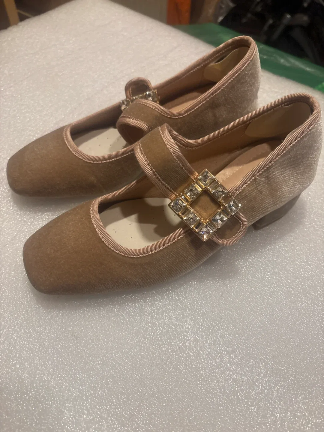 Assorted Women's Shoes image indicator(2)