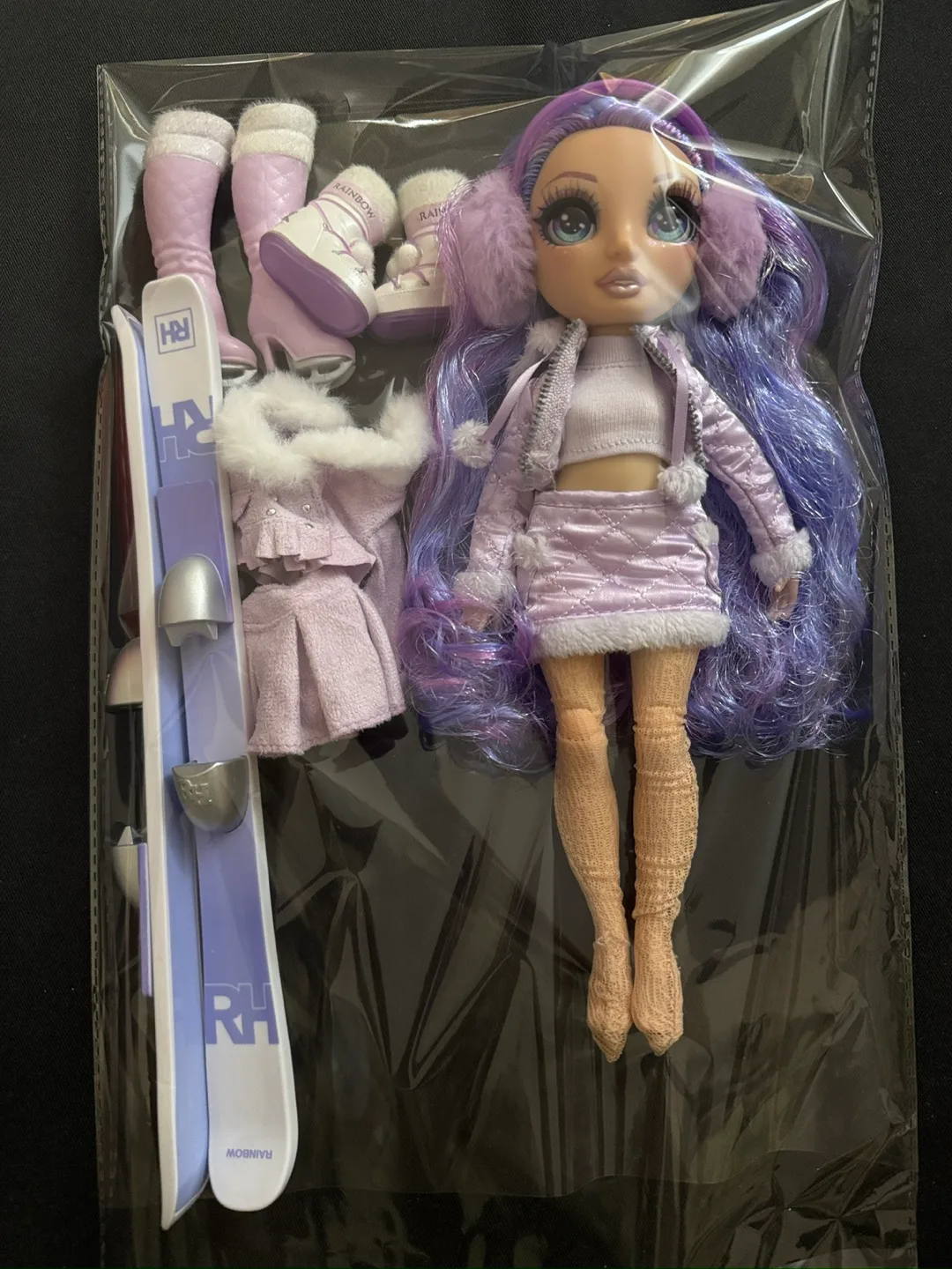 Rainbow High Winter Break Violet Willow Doll image indicator(2)