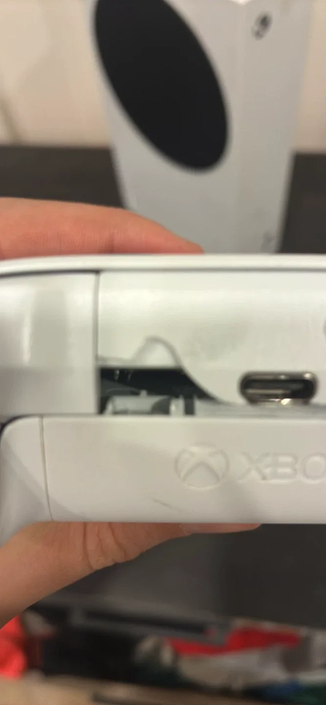 Xbox Series S Console & Controller image indicator(2)