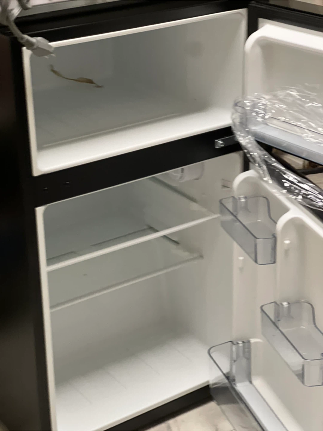 Vissani Compact Refrigerator - Black/Stainless - photo 2