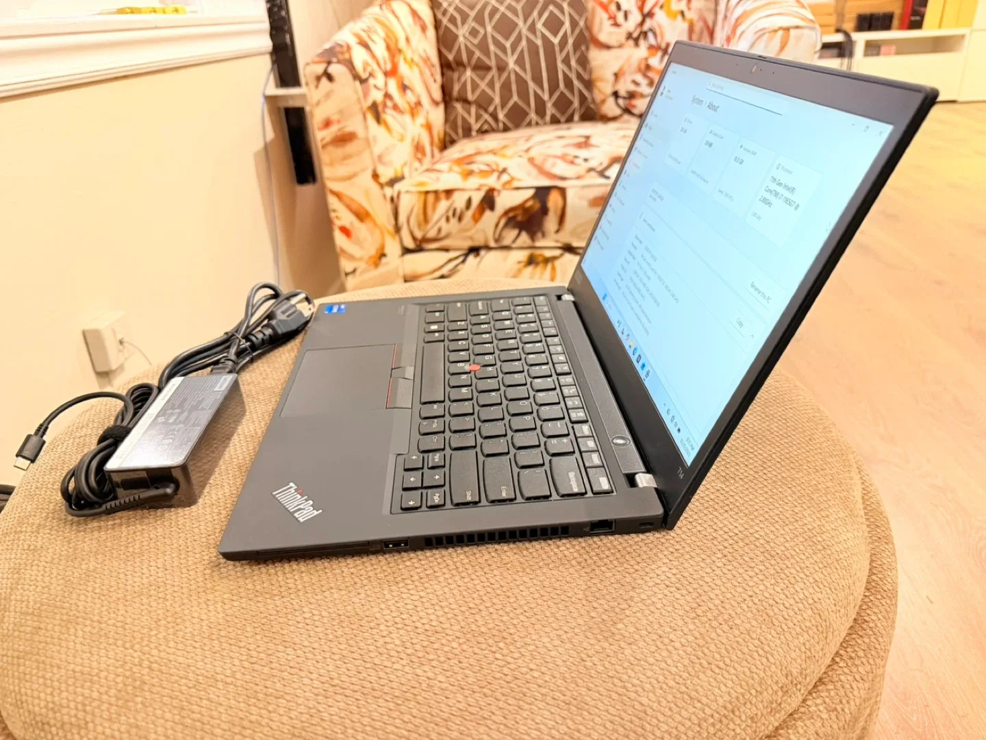 Lenovo ThinkPad T14 Gen 2 Laptop image indicator(4)