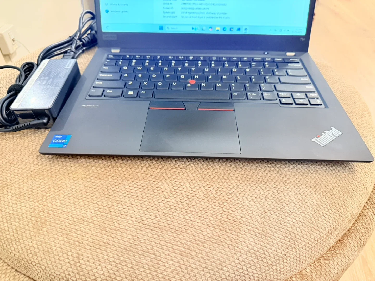 Lenovo ThinkPad T14 Gen 2 Laptop image indicator(5)