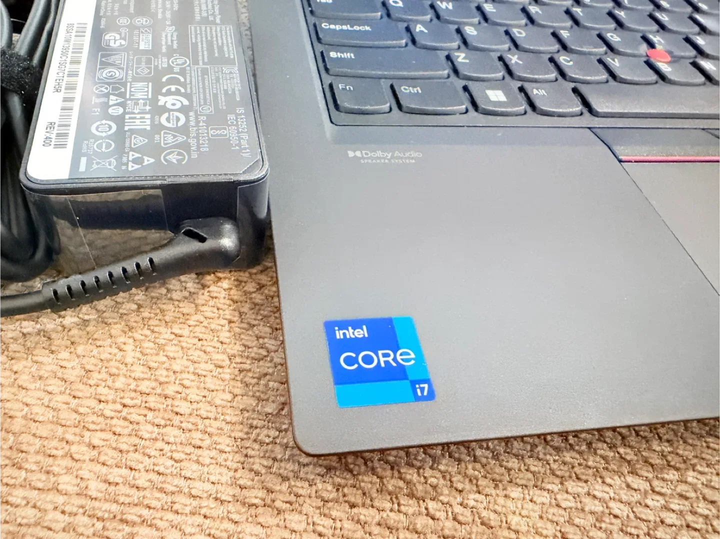 Lenovo ThinkPad T14 Gen 2 Laptop image indicator(2)