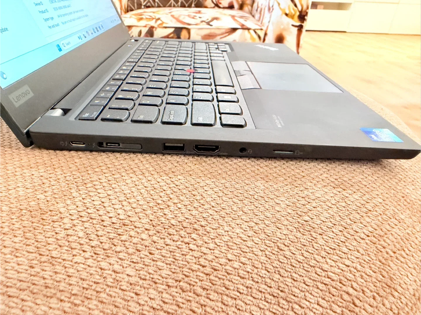 Lenovo ThinkPad T14 Gen 2 Laptop image indicator(3)