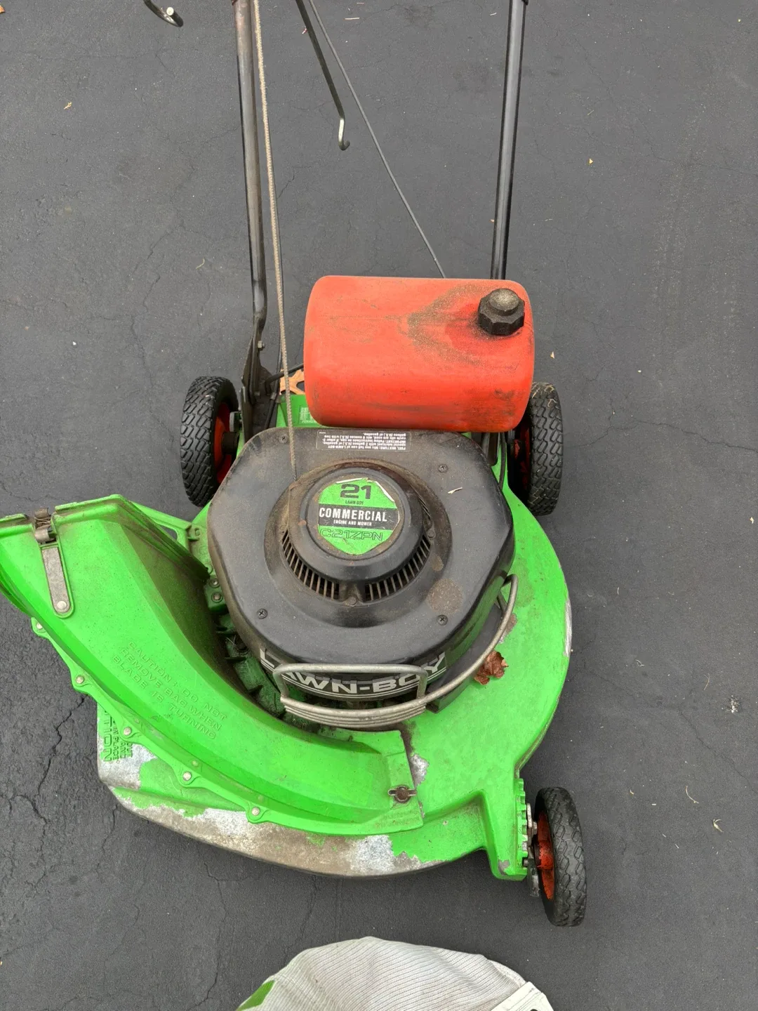 Lawn-Boy 21" Commercial Lawn Mower image indicator(4)