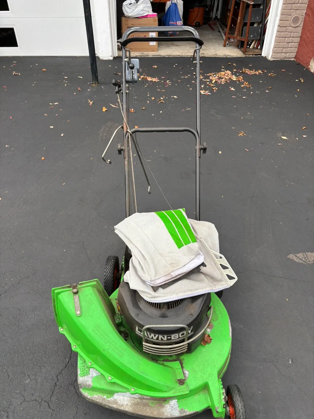 Lawn-Boy 21" Commercial Lawn Mower image indicator(3)