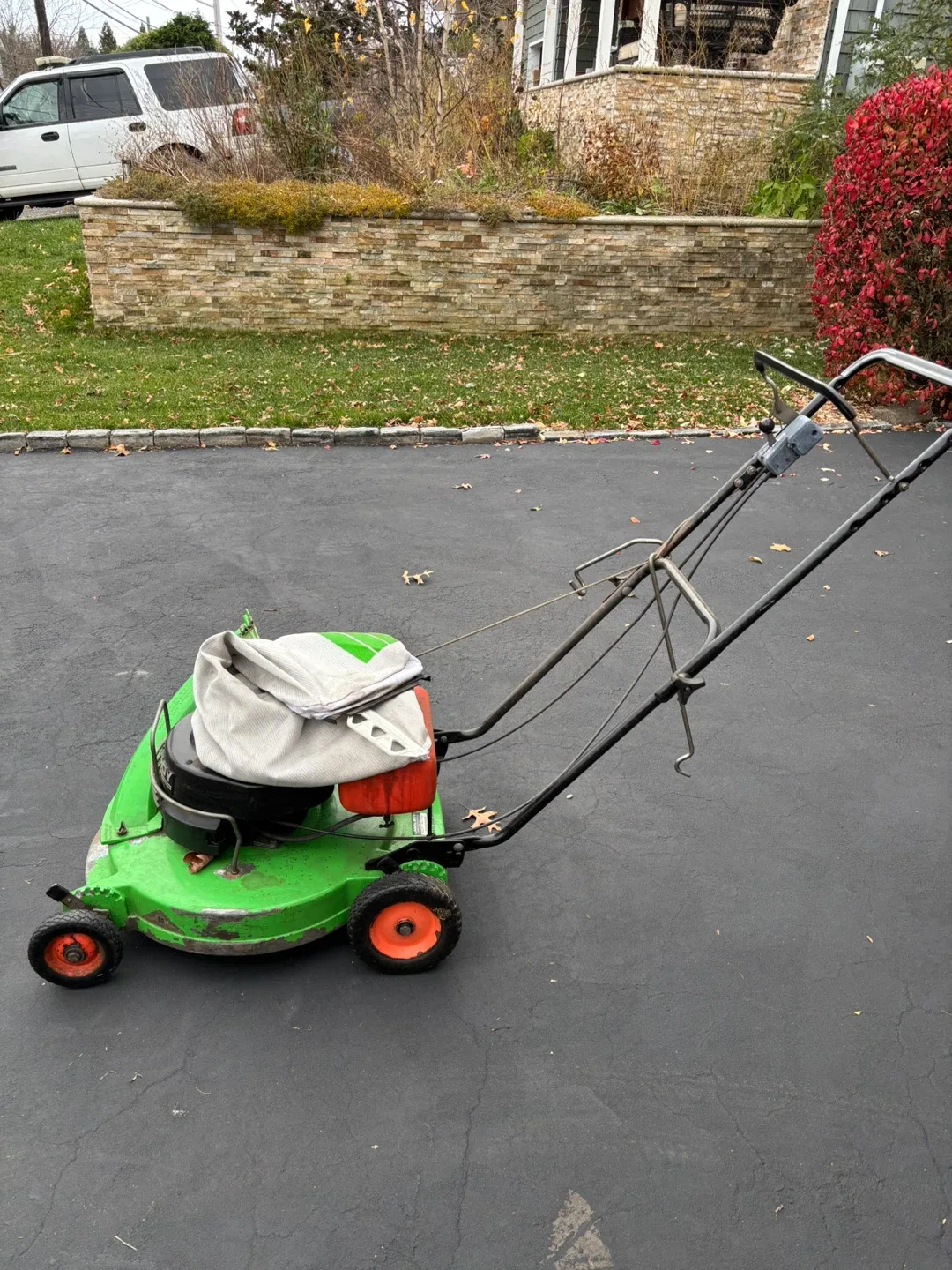 Lawn-Boy 21" Commercial Lawn Mower image indicator(2)