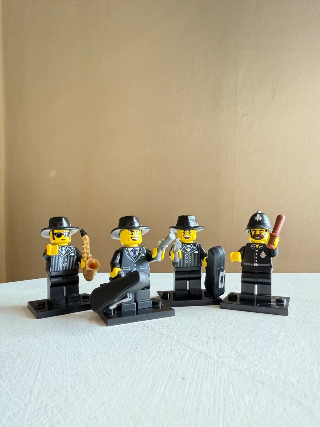 Lego Mobsters & Police Figurines set