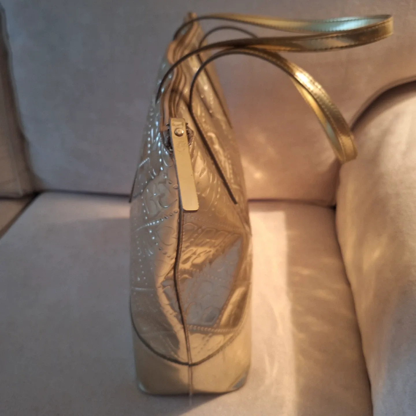 Kate Spade Gold Tote Bag image indicator(3)