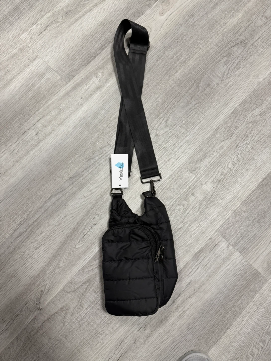 WanderFull Black Puffer Sling Bag 🥕