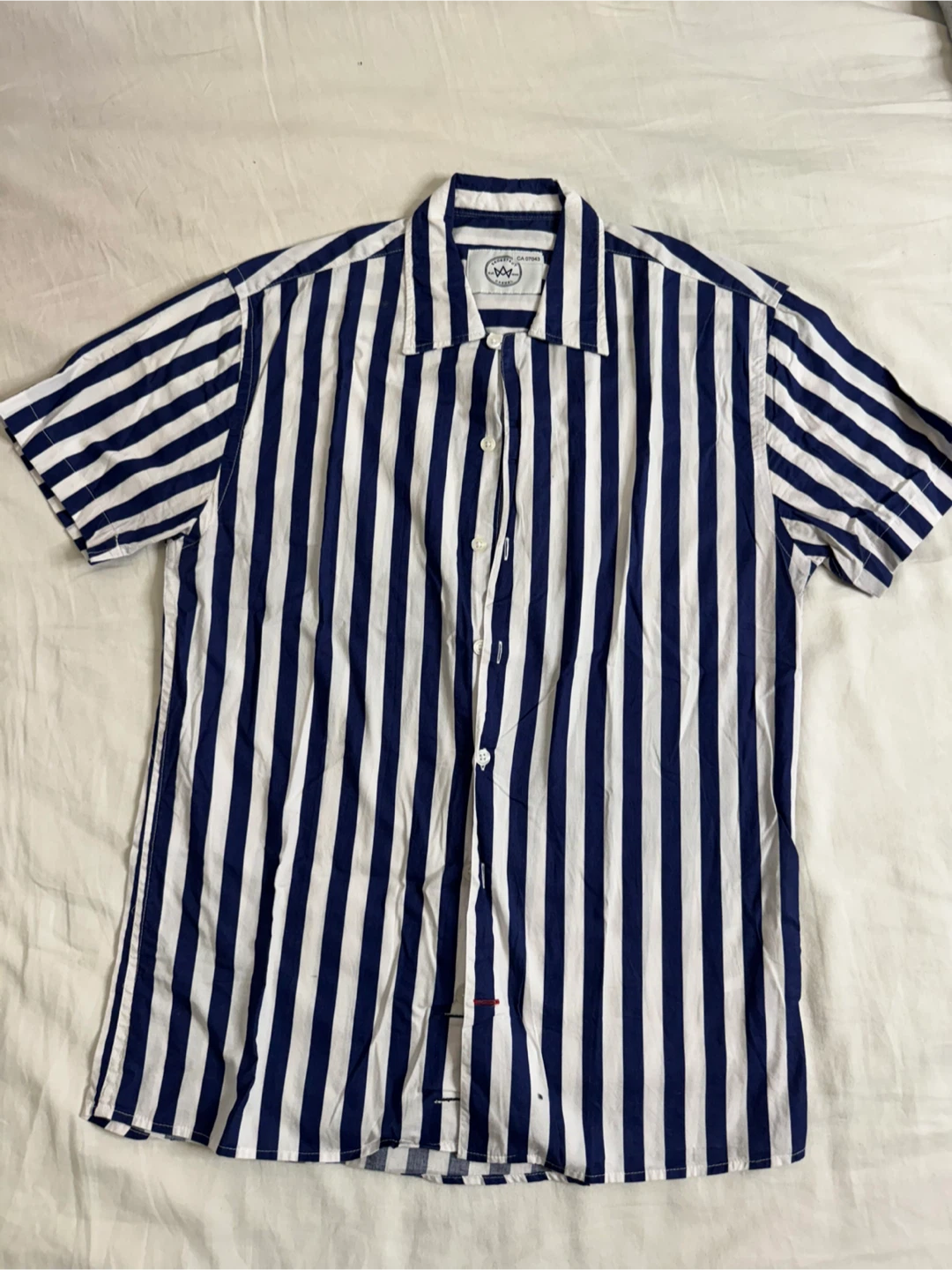 Mens short-sleeve dress shirt