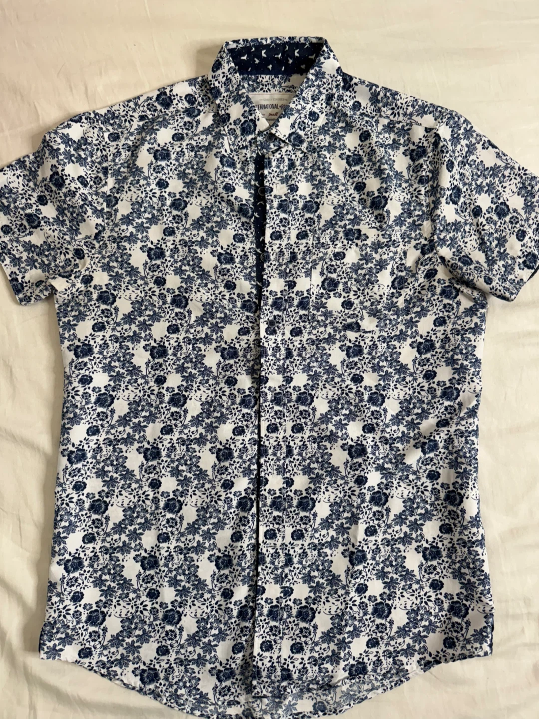 Mens short-sleeve shirt
