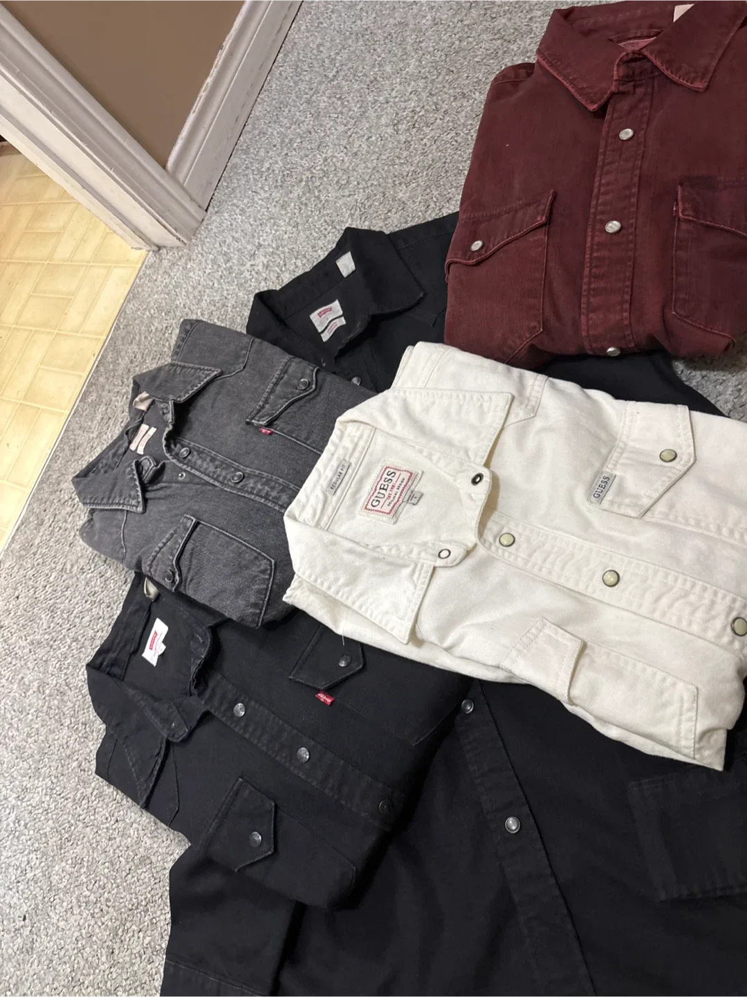 Levi's & GUESS Denim Shirts - Size S image indicator(7)