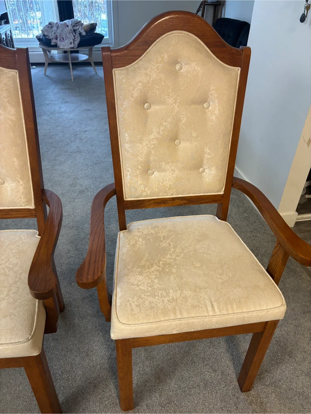 Solid wood Dining Table Set with 6 Chairs in New condition
