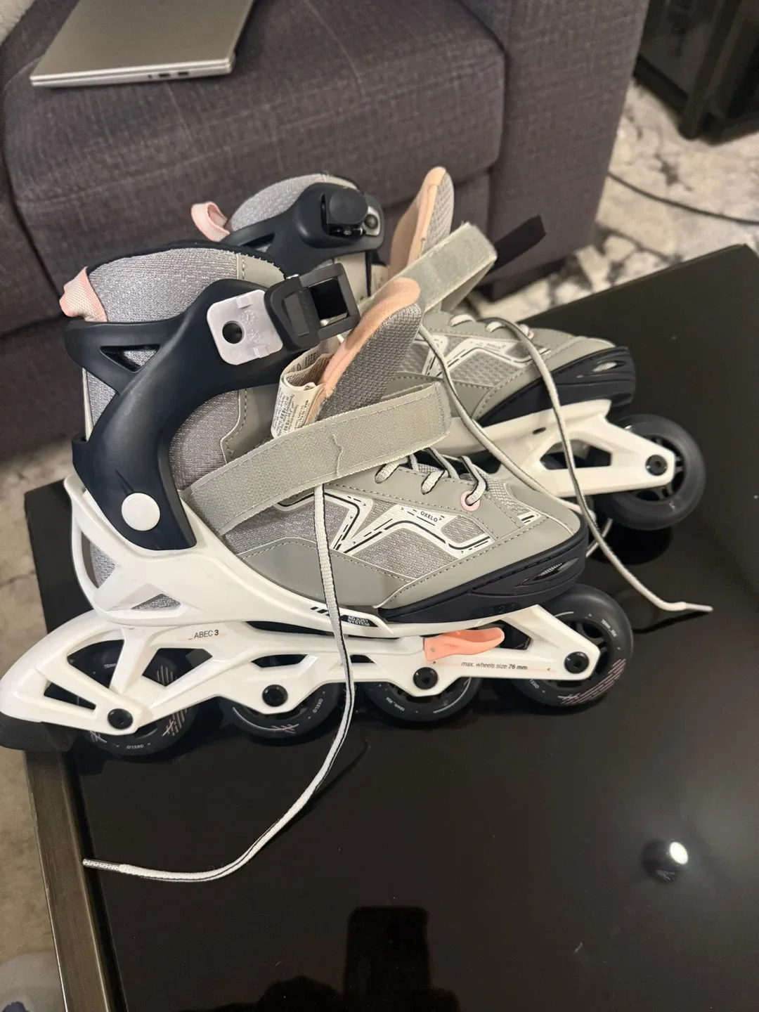 Oxelo Roller Skates Size 32-35 with Pads image indicator(2)