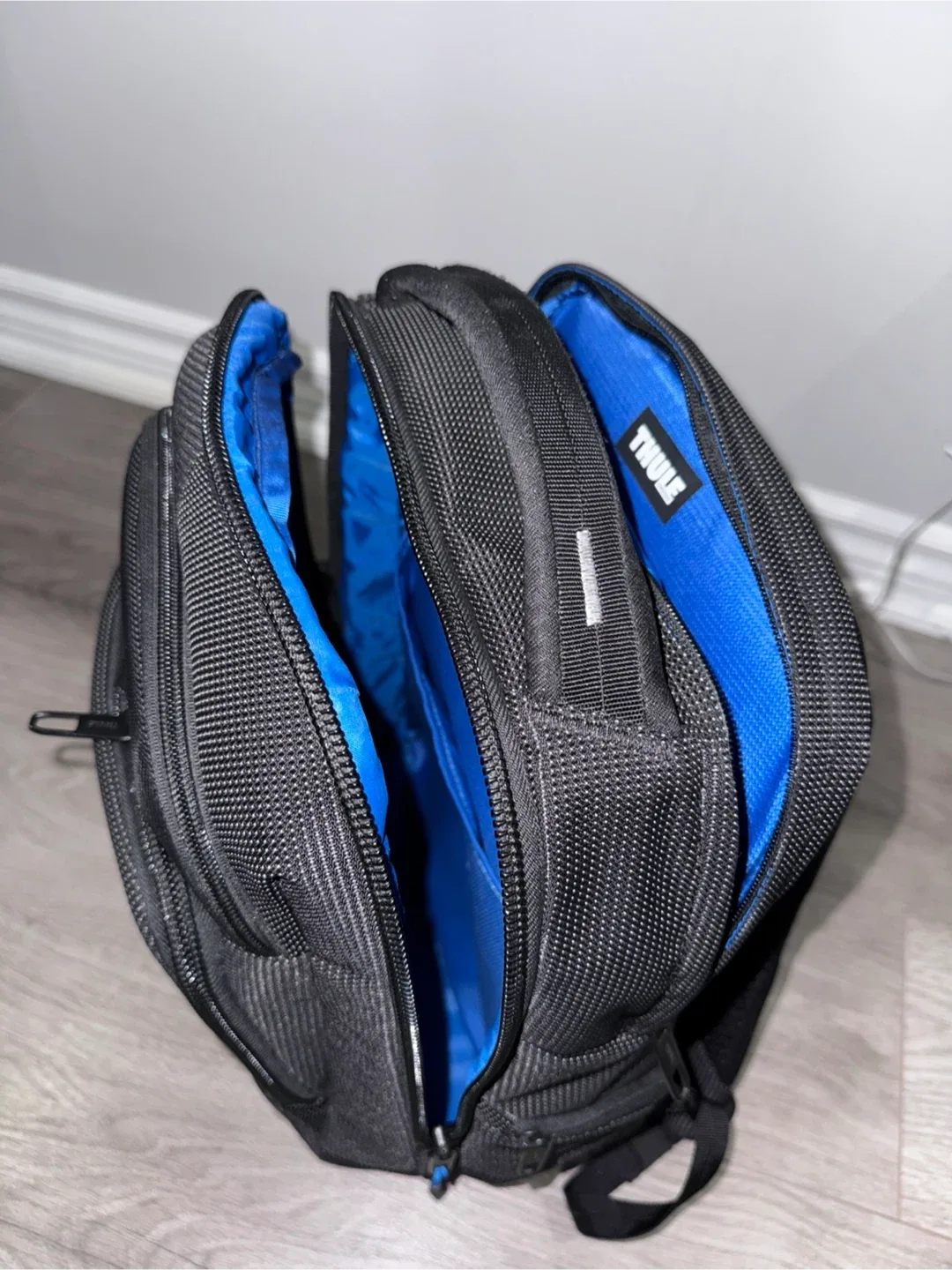 Thule Black Backpack image indicator(2)