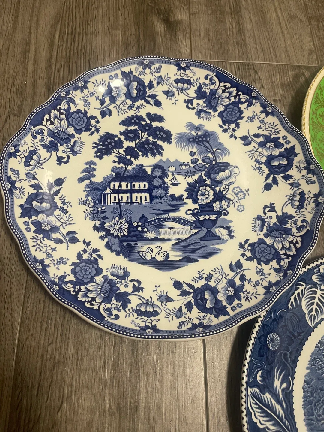 Vintage Decorative Plates - Set of 4 image indicator(6)