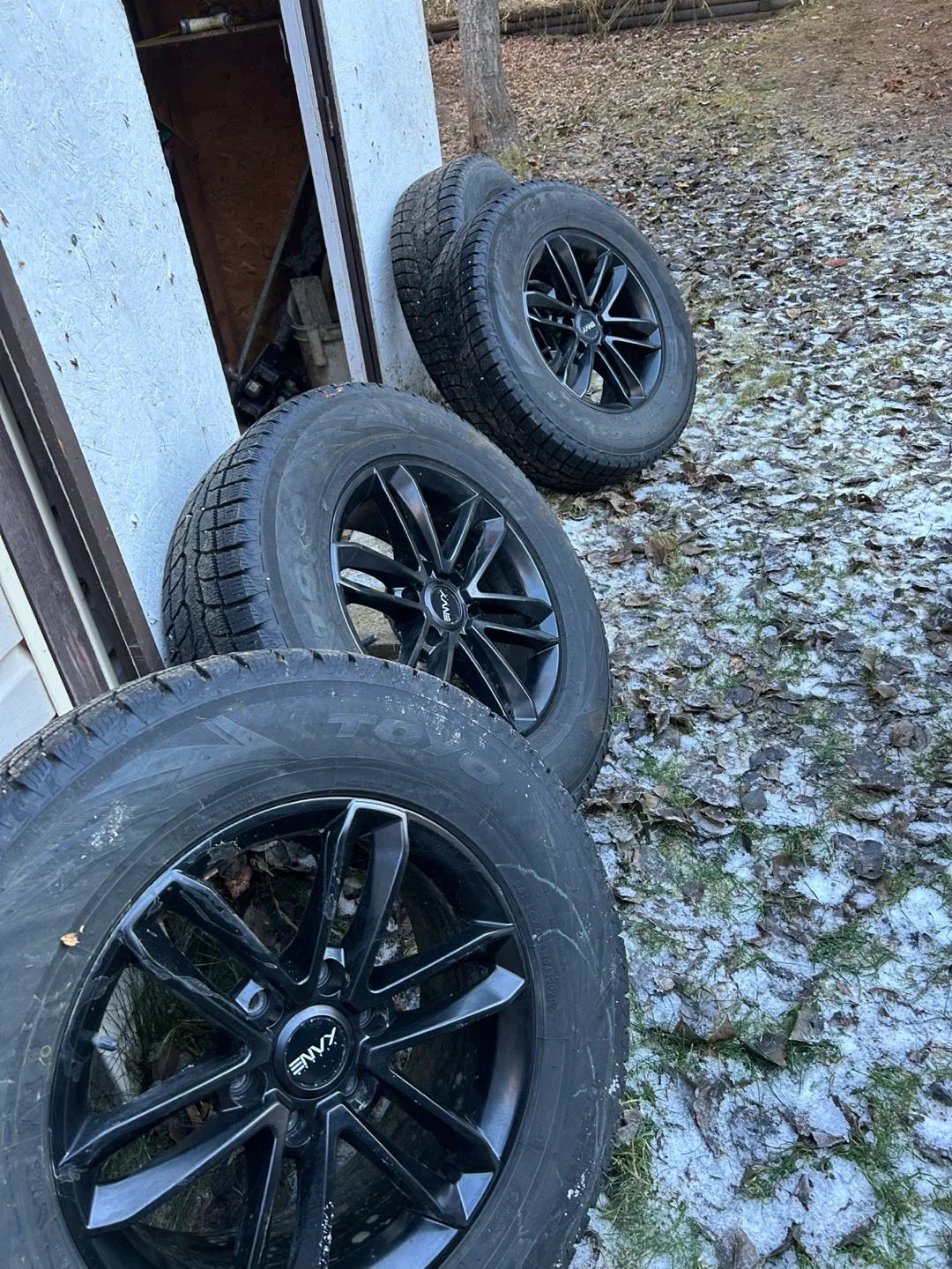 Envy Rims with Observe GSI-6 Winter Tires 255/70R18 image indicator(2)