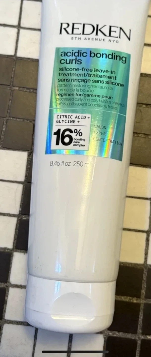 New Redken Acidic Bonding Curls Leave-In Treatment image indicator(6)