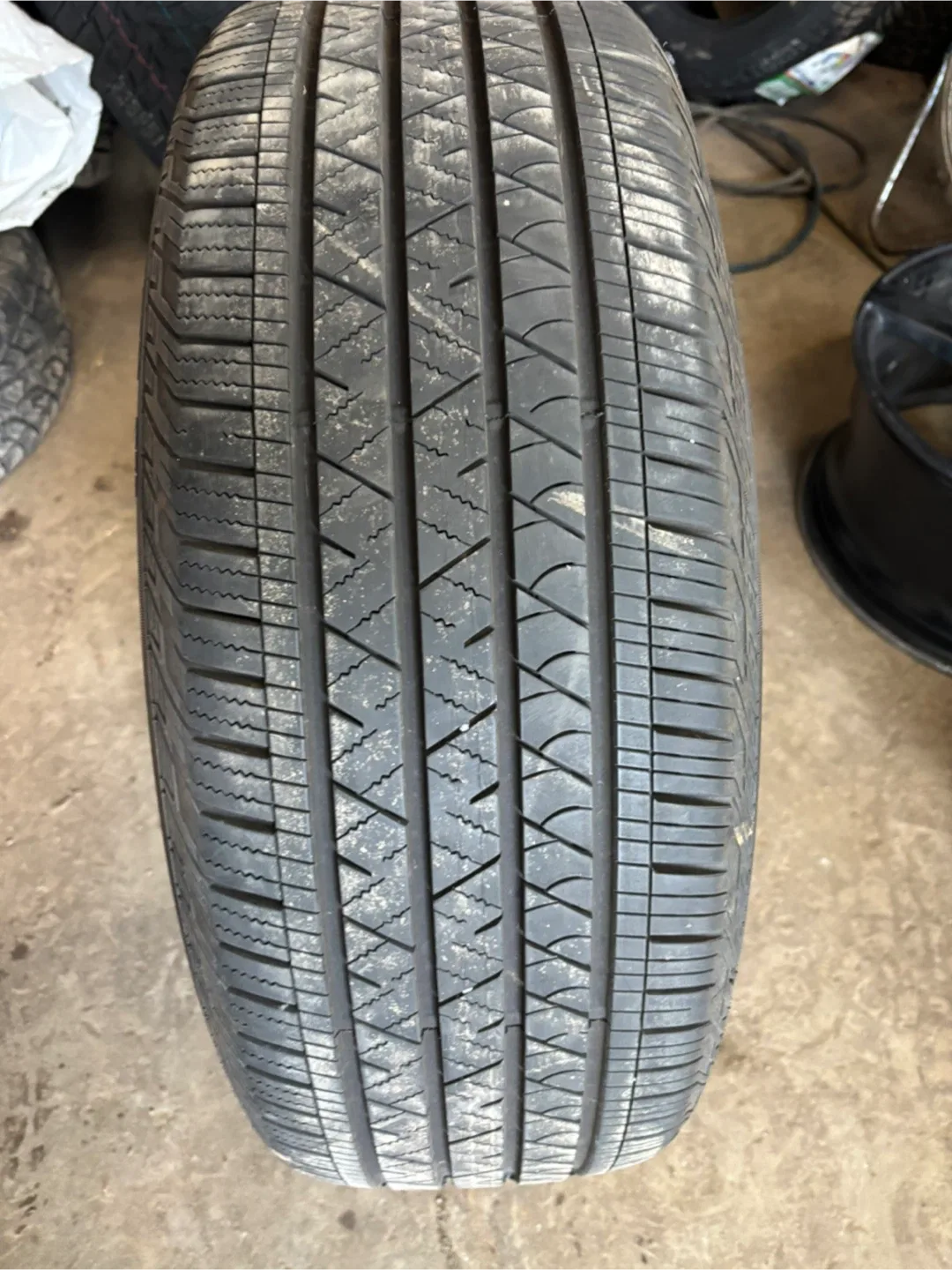 Continental Tire - 245/50R20 image indicator(4)