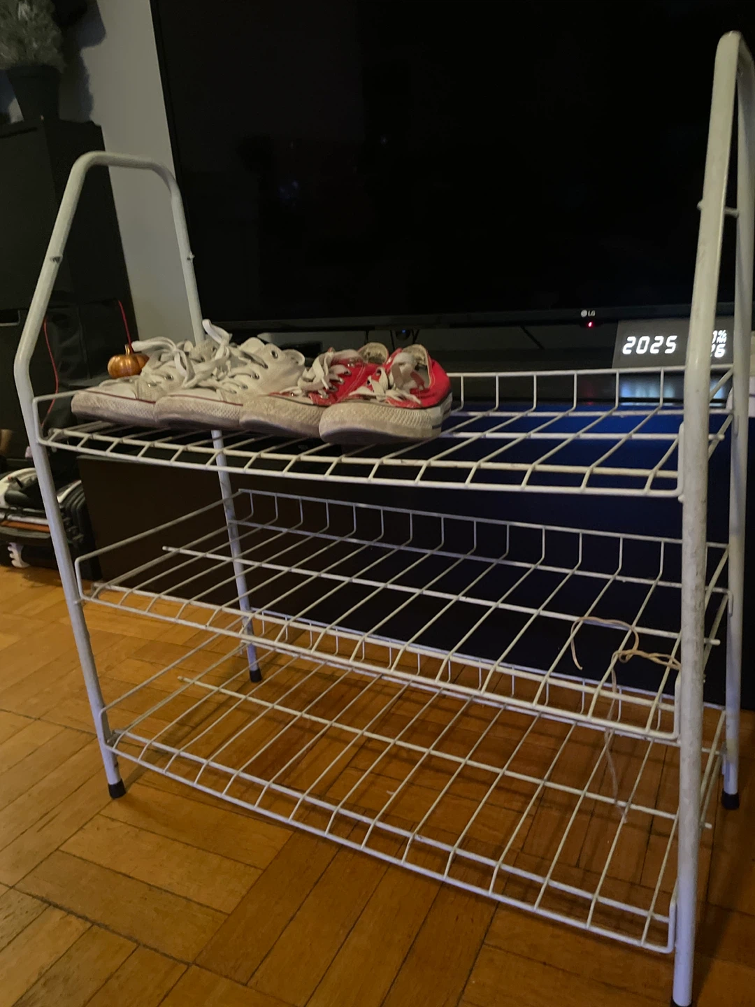 White Metal Shoe Rack - photo 2
