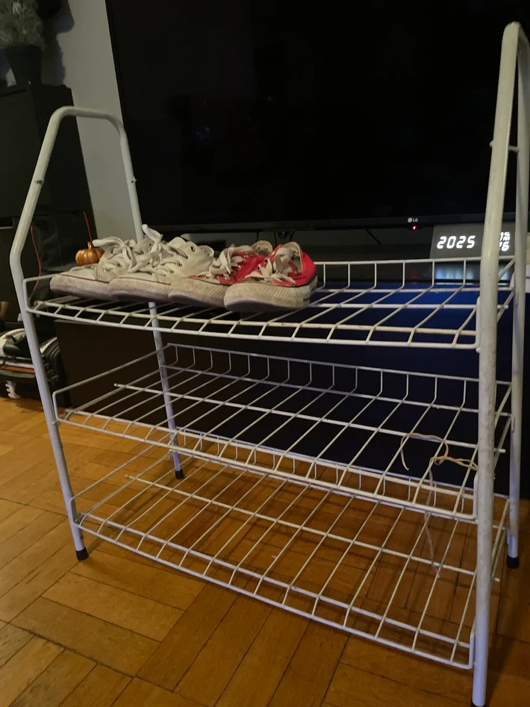 White Metal Shoe Rack image indicator(2)