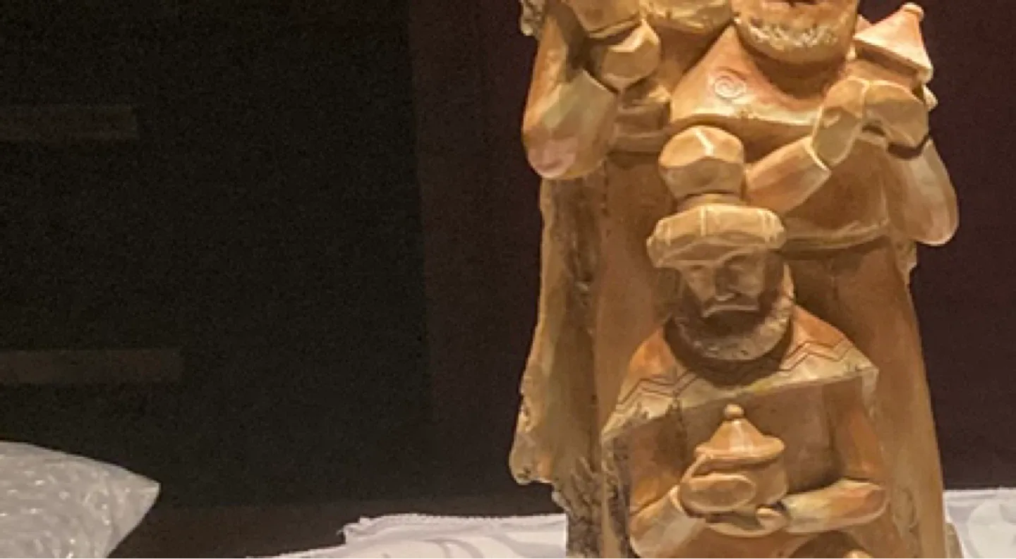 Assorted Christmas decorations image indicator(4)