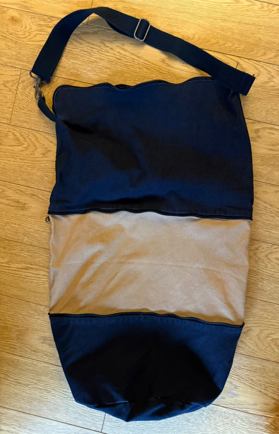 Major Payne Universal Studios collapsible Shoulder/duffle bag image indicator(3)