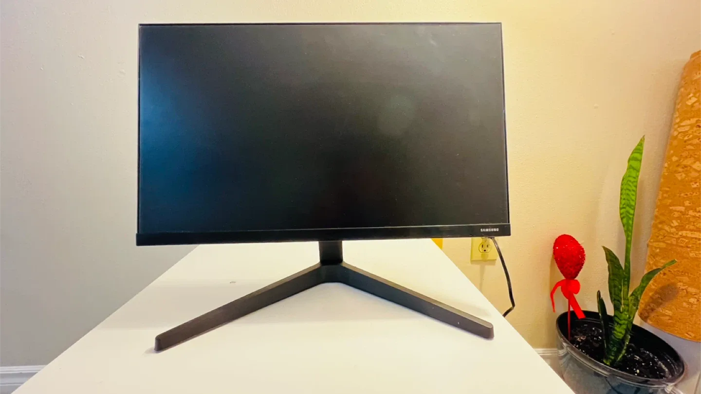 iClever 2.4G Keyboard and Mouse Combo & Samsung Monitor