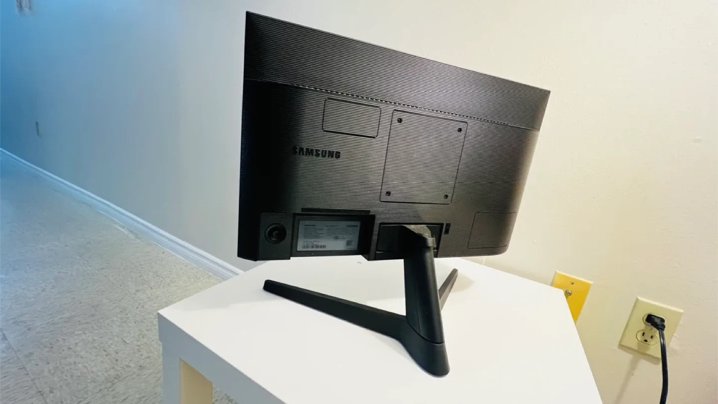 iClever 2.4G Keyboard and Mouse Combo & Samsung Monitor image indicator(2)