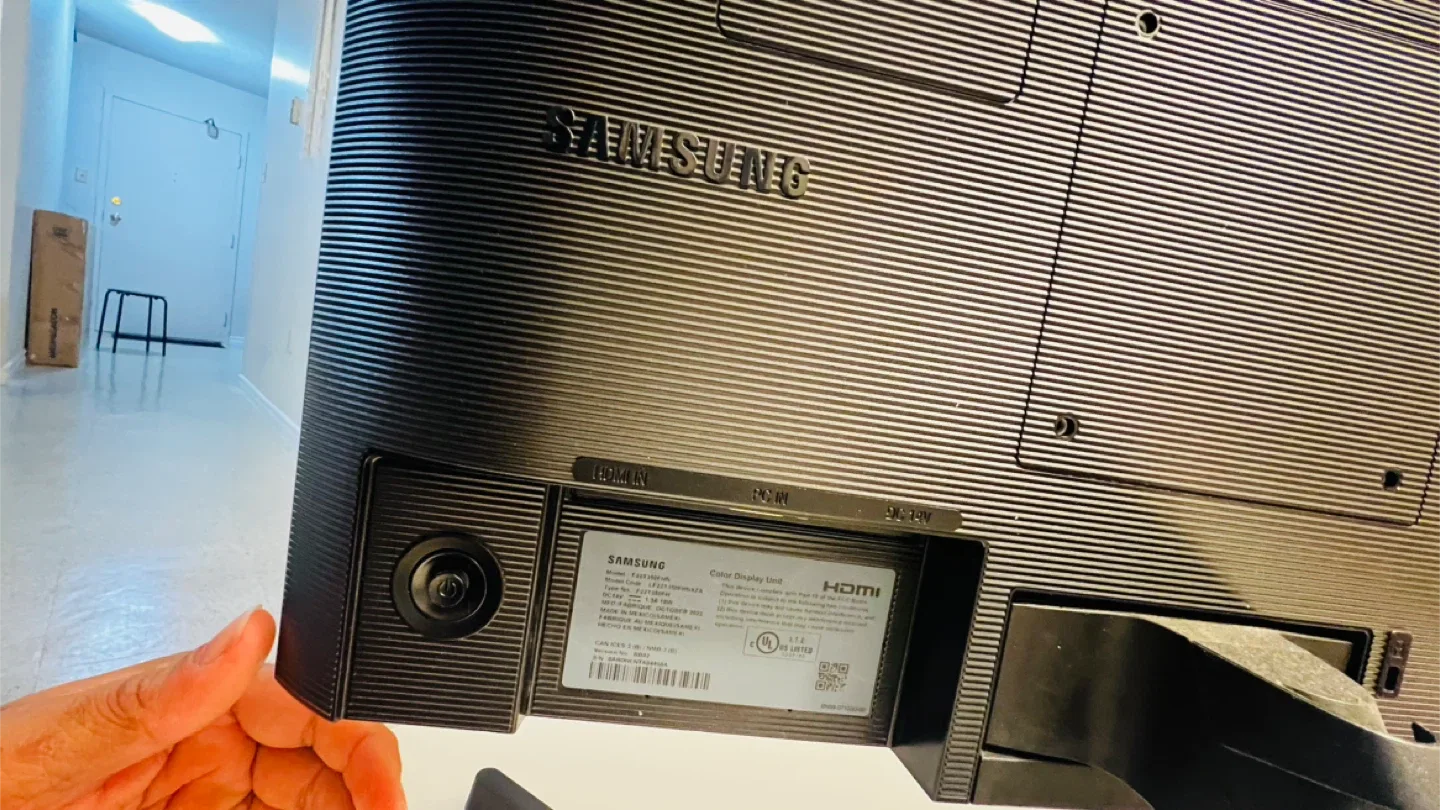 iClever 2.4G Keyboard and Mouse Combo & Samsung Monitor image indicator(3)