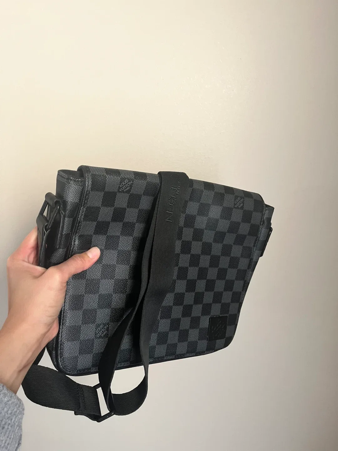Louis Vuitton Damier Graphite District PM image indicator(2)