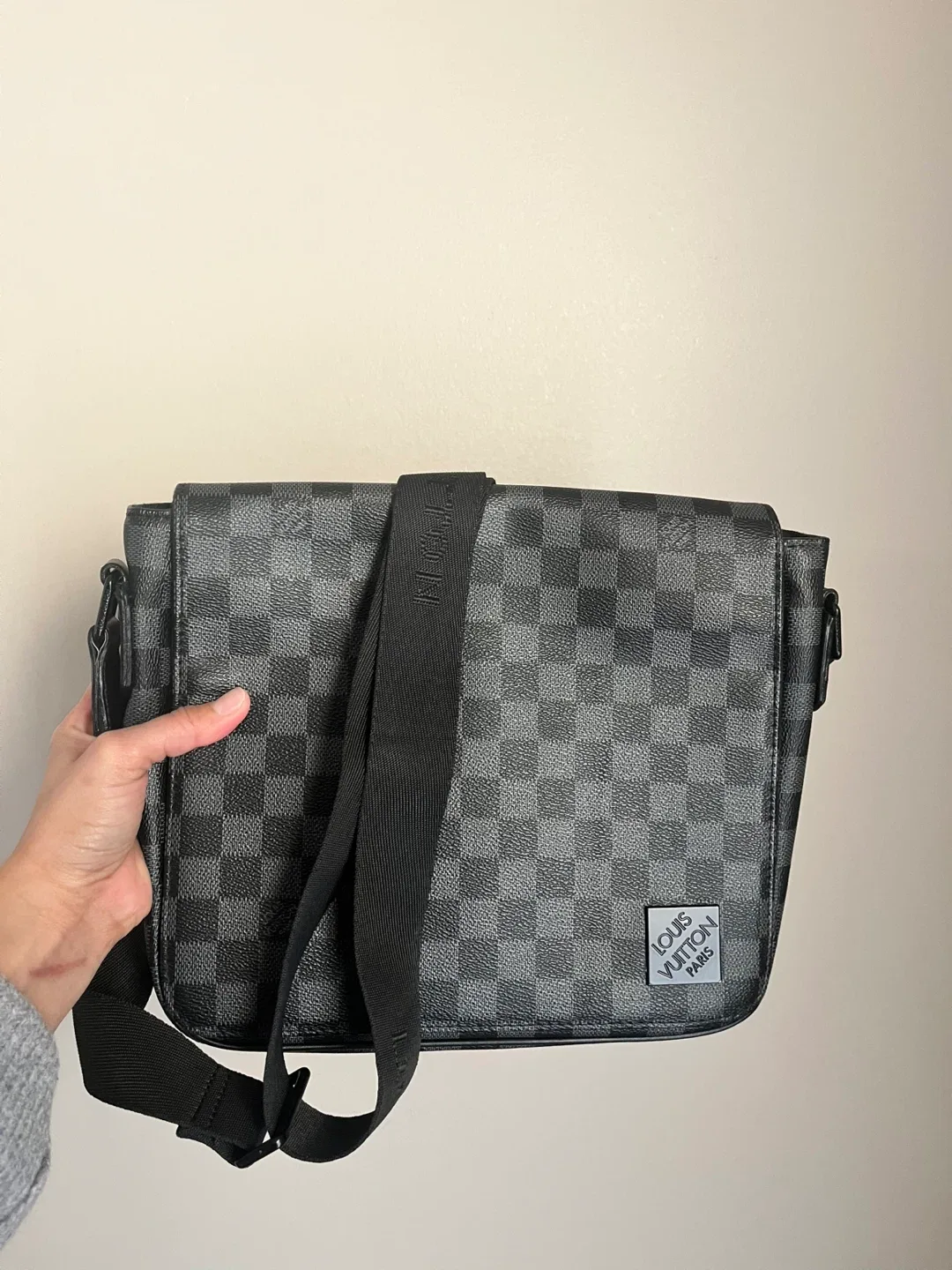 Louis Vuitton Damier Graphite District PM image indicator(3)