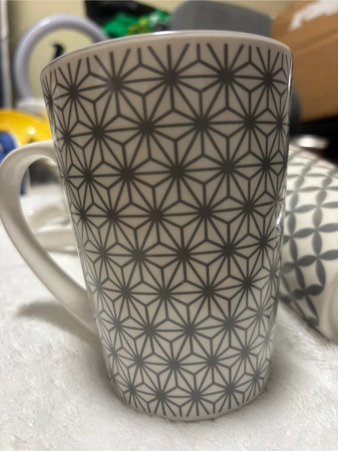 Set of 4 patterned mugs - photo 3