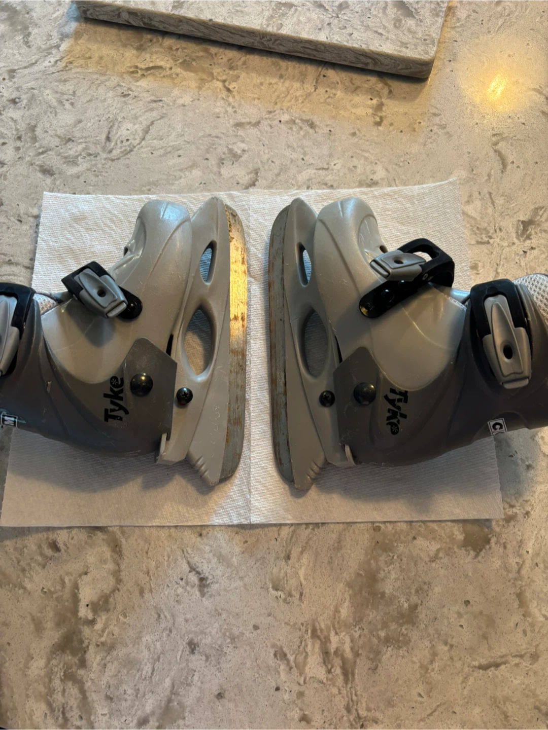 CCM Tyke Ice Skates - Size 8-11 - photo 3