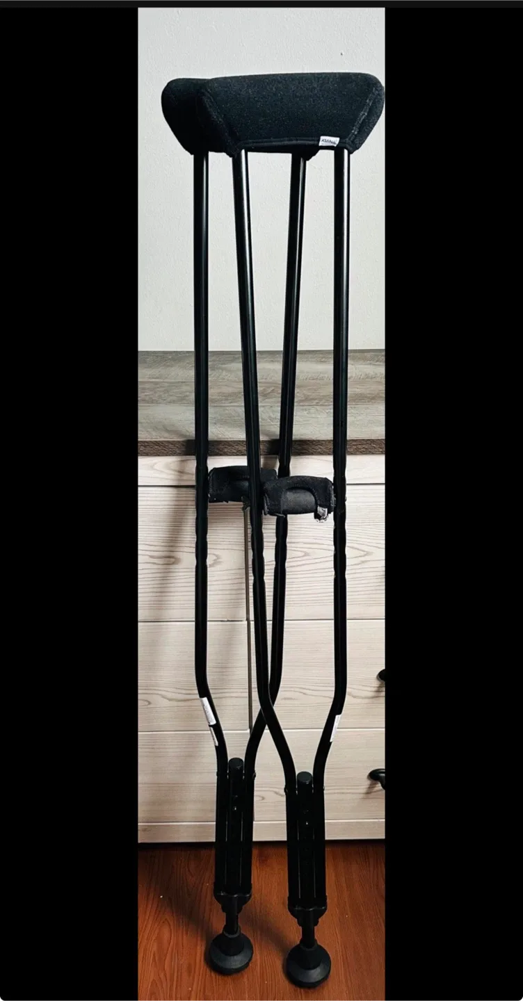KMNA Crutches Adults Armpit Size L