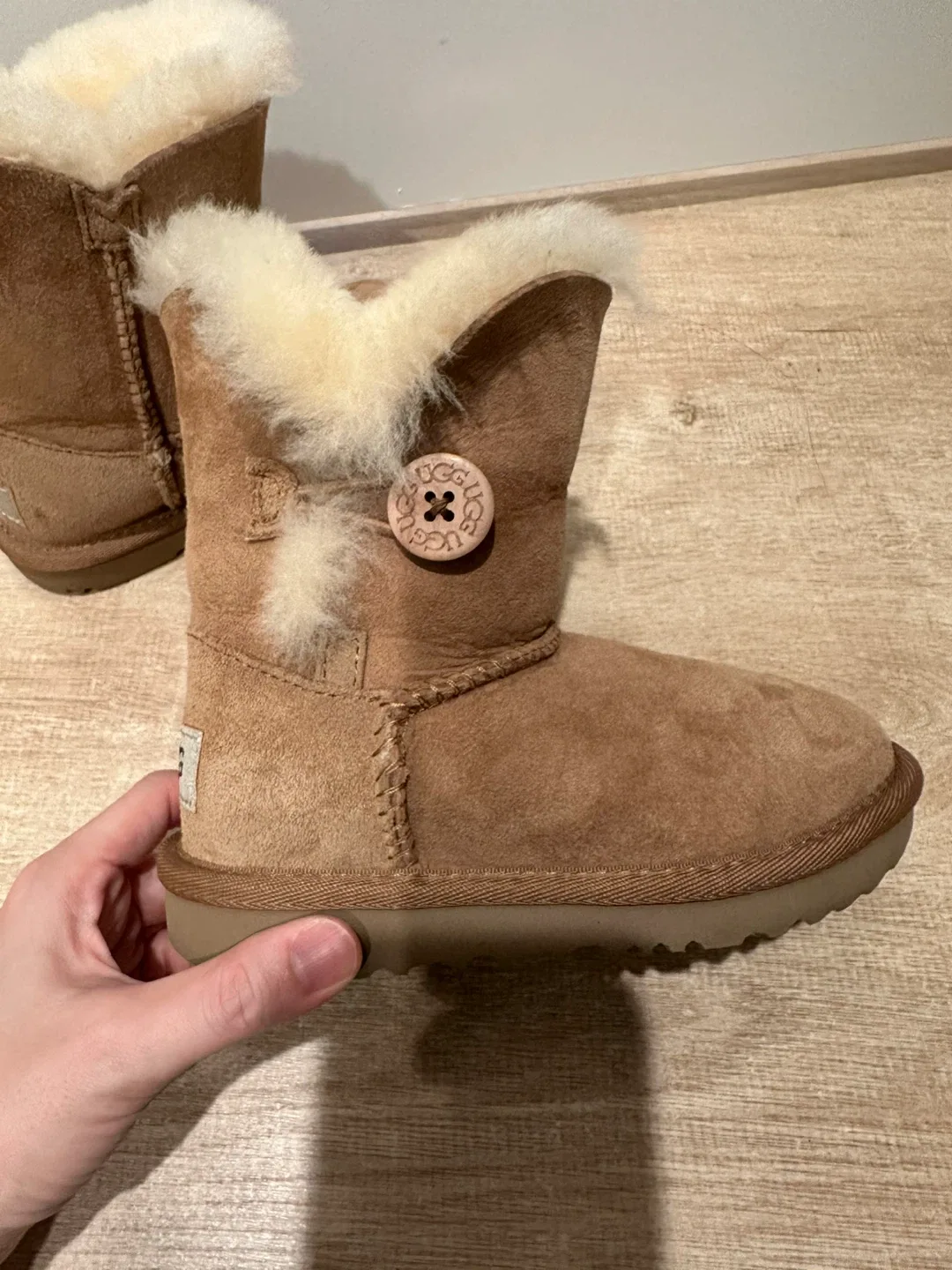 UGG toddler Brown Boots - Size 10 image indicator(2)