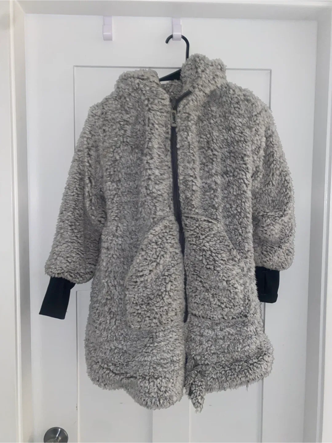 Sherpy Fluffy Pullover Hoody - Cozy & Warm! image indicator(2)