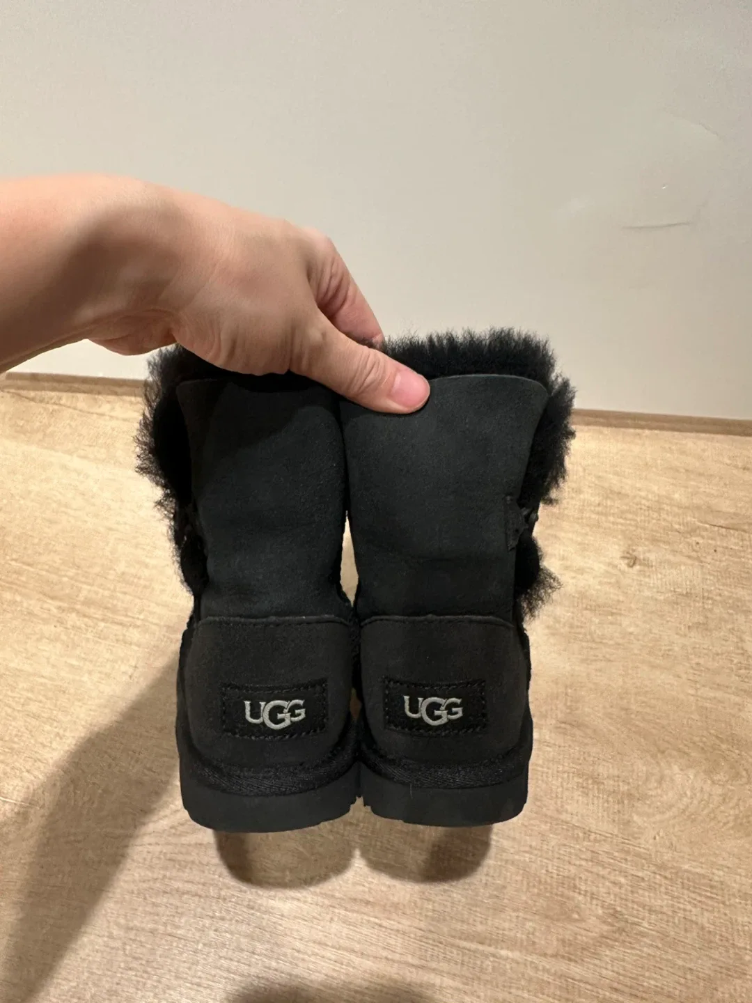 UGG toddler Black Boots - Size 10 image indicator(4)