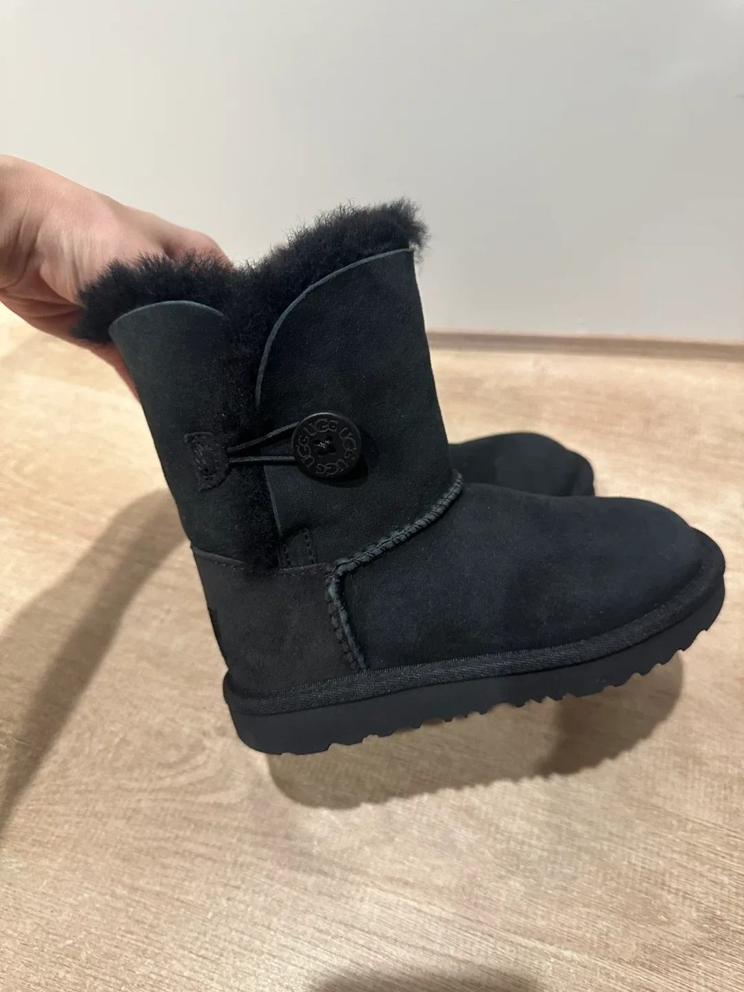 UGG toddler Black Boots - Size 10 image indicator(2)