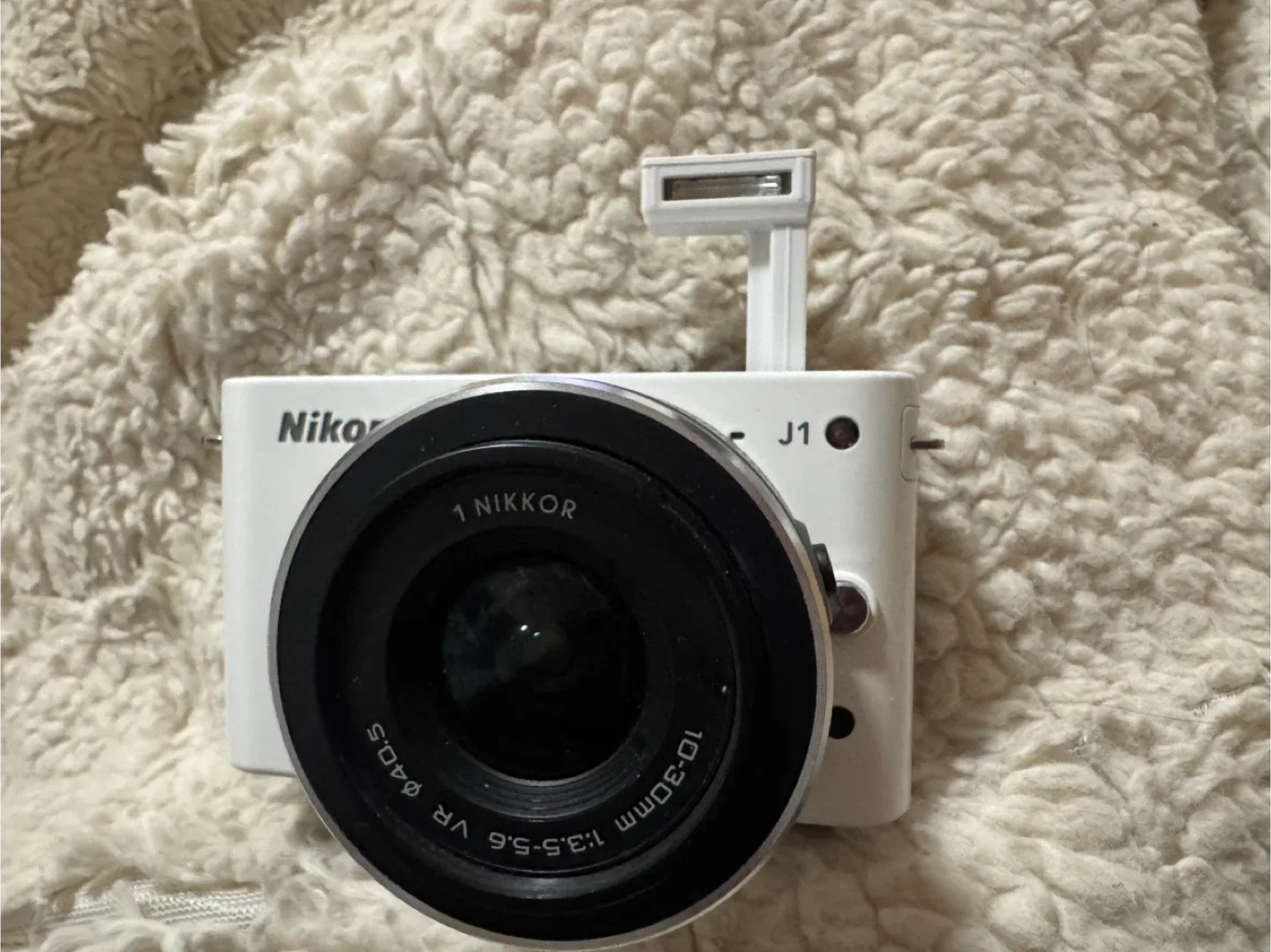 Nikon 1 J1 Digital Camera image indicator(2)